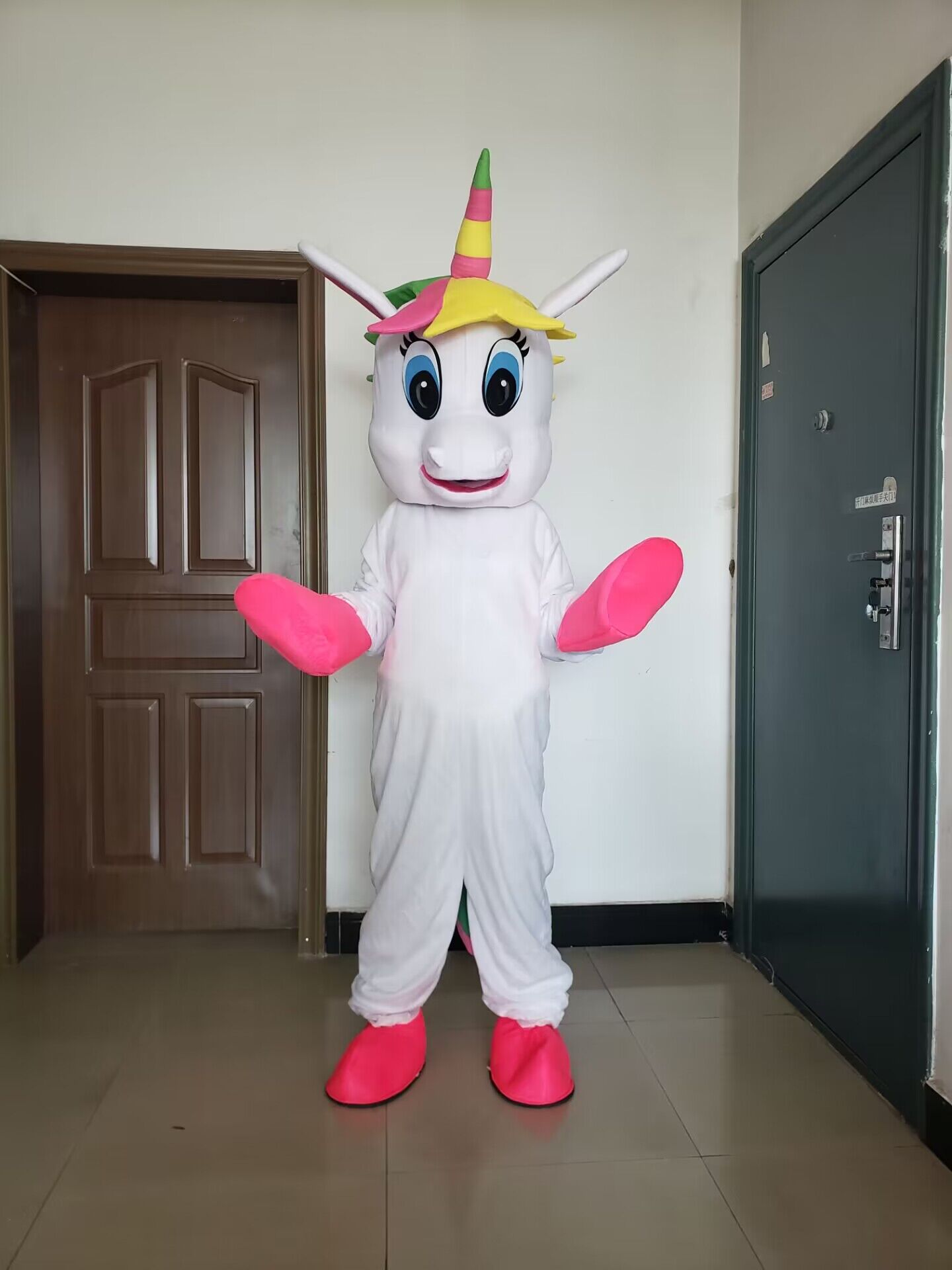 Adult Unicorn Mascot Costume C - Cosplay Prop Business のレビューと価格