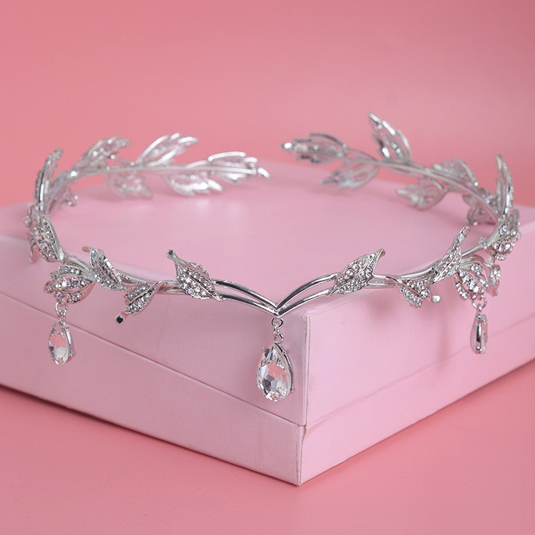 Luxury Crystal Crown Bridal Ha - Aerith Cosplay Prop のレビューと価格